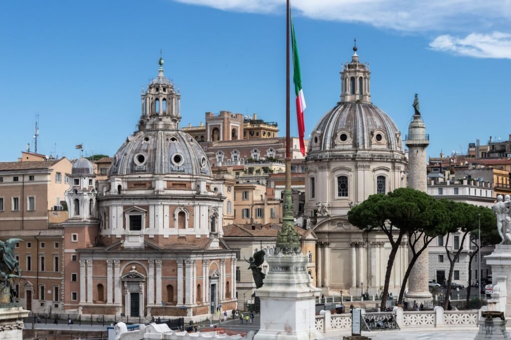 Plaza italiana fotografiada por Miguel de Fotógrafo Urgente - Estilo de fotografía boutique de Fotógrafo Urgente